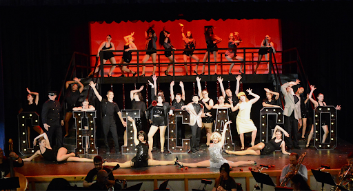 The cast of Chicago at the end of the show
